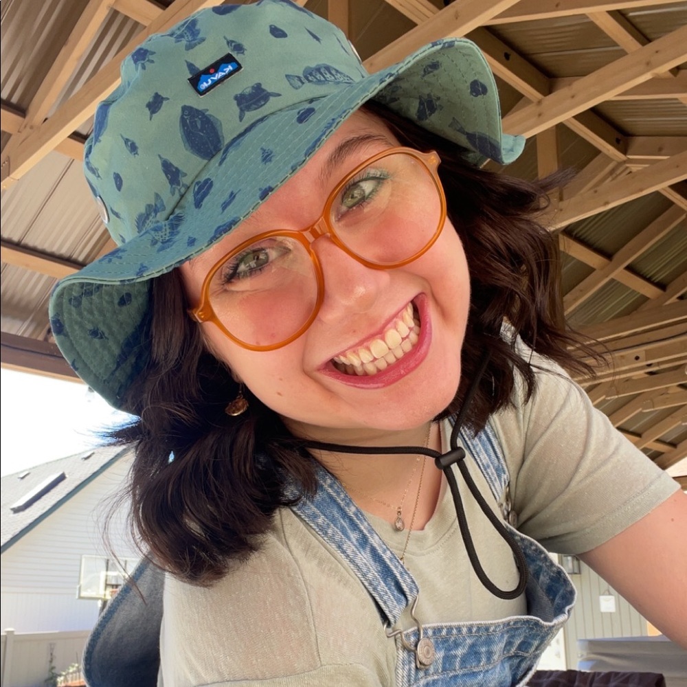 Meet your Posher, Addie